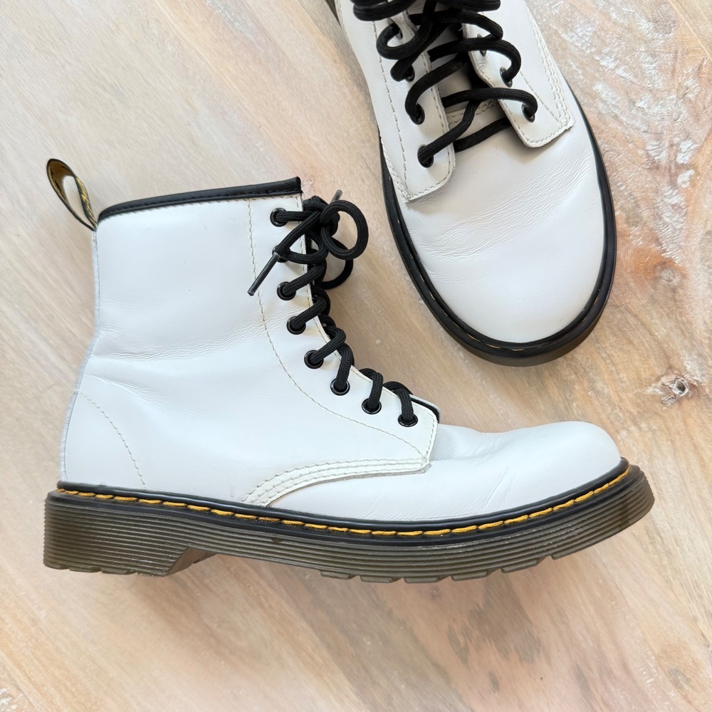 Dr. Martens 1460 White Leather Boots M4 W5 Lace Up Combat Grunge Streetwear Edgy